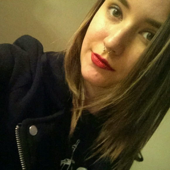 Meet your Posher, Elaine - Picture 1 of 1